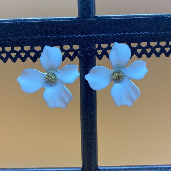 💫🌸 Delicate BoHo Flower Stud White Pink Red Green  Earrings 🌼💫 - Picture 6 of 15
